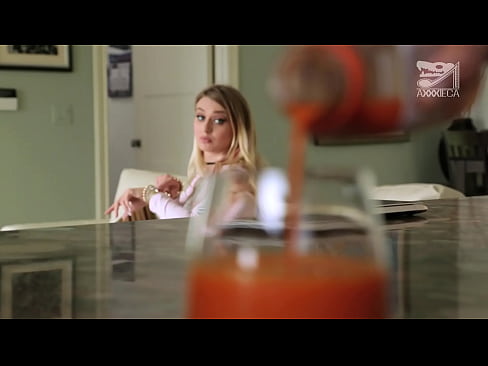 ❤️ Noia calenta amb pits grans i cony estret rep la polla del perdedor, però molt dura Vídeo sexual al porno ca.filmepornonline.ru ﹏