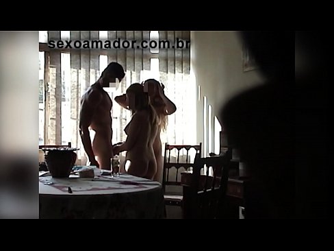 ❤️ Els amics sexuals conviden un home gegant i un trio amb ell Vídeo sexual al porno ca.filmepornonline.ru ﹏