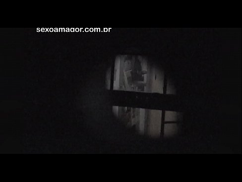 ❤️ Blondie és gravada en secret per un voyeur del barri amagat darrere de maons buits Vídeo sexual al porno ca.filmepornonline.ru ﹏